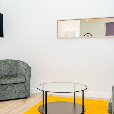 Central Serviced Apartments - 2 Bedroom - Walk Away From City Centre & Universities - Sleeps 4 - 1 X Double 2 X Single - Smart Tvs In All Rooms - Short Term Stays Welcome - Walk Away From Train & Bus Station - Preferred Location For Short Stay In Dun ダンディー エクステリア 写真