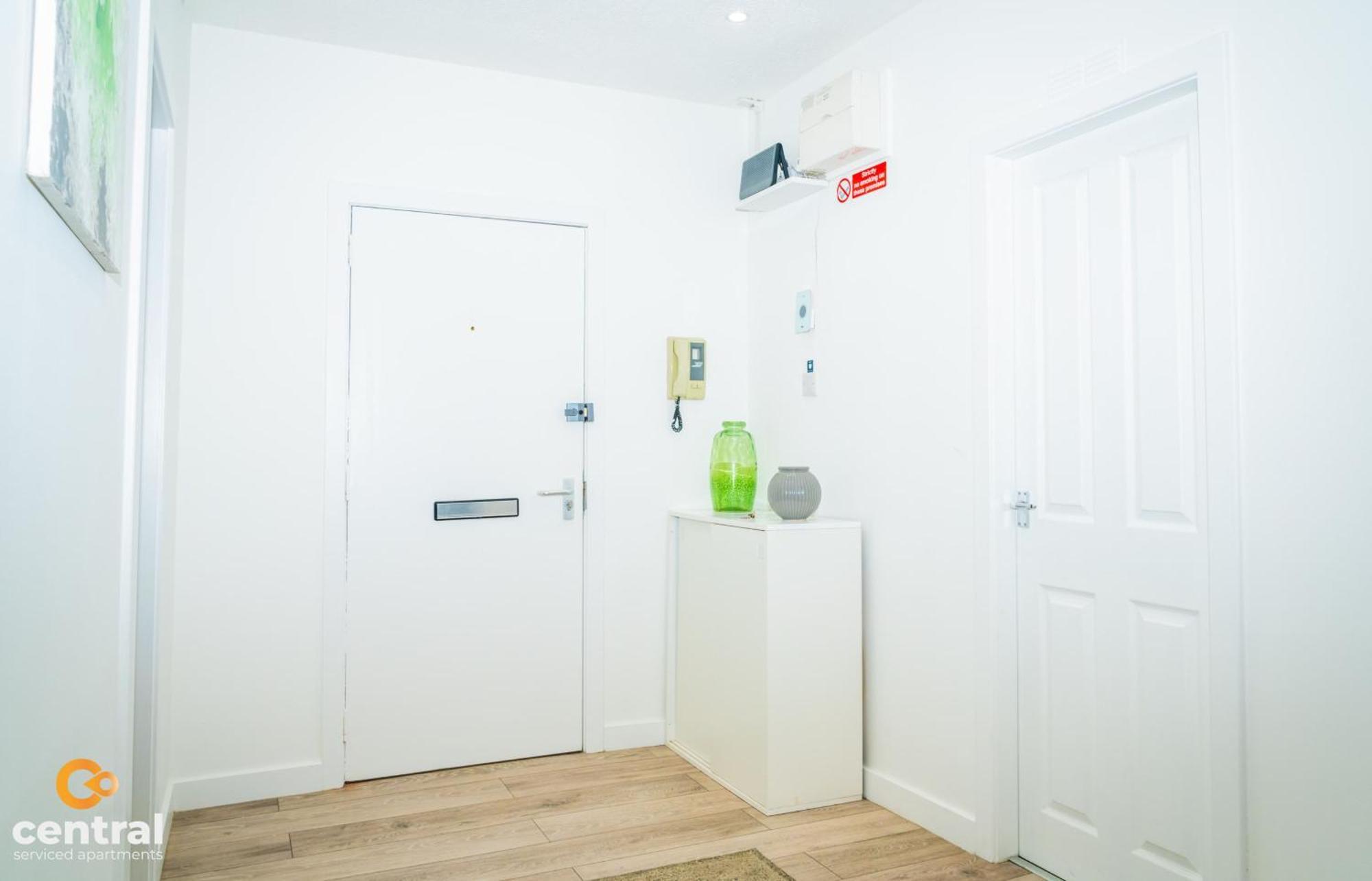 Central Serviced Apartments - 2 Bedroom - Walk Away From City Centre & Universities - Sleeps 4 - 1 X Double 2 X Single - Smart Tvs In All Rooms - Short Term Stays Welcome - Walk Away From Train & Bus Station - Preferred Location For Short Stay In Dun ダンディー エクステリア 写真